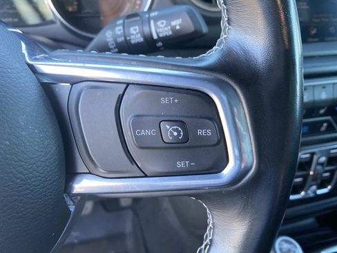 Used 2022 Jeep Wrangler Unlimited Sahara w/ Cold Weather Group image 18