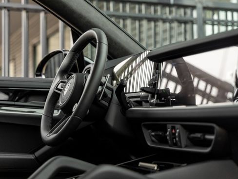 New 2025 Porsche Cayenne Turbo AWD/4WD image 47