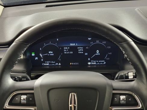 Used 2023 Lincoln Nautilus Reserve AWD/4WD image 28