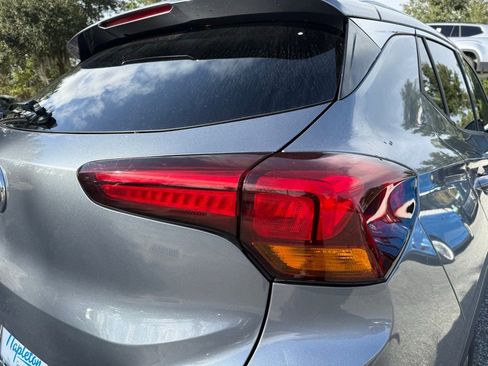 Used 2021 Buick Encore GX Essence image 7