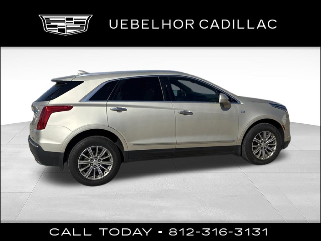 Used 2017 Cadillac XT5 Luxury w/ Driver Awareness Package FWD image 6