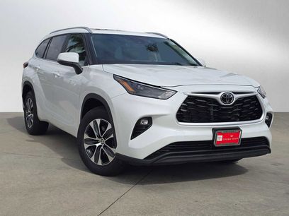 Used 2025 Toyota Highlander XLE