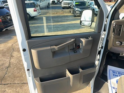 Used 2022 Chevrolet Express 2500 w/ Driver Convenience Package image 12