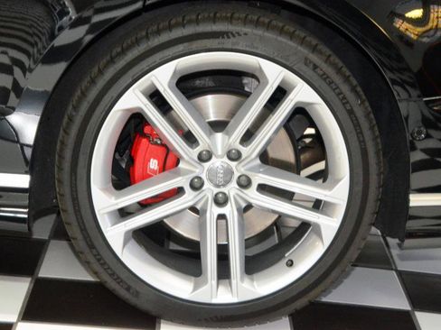 Used 2020 Audi S8 L image 12