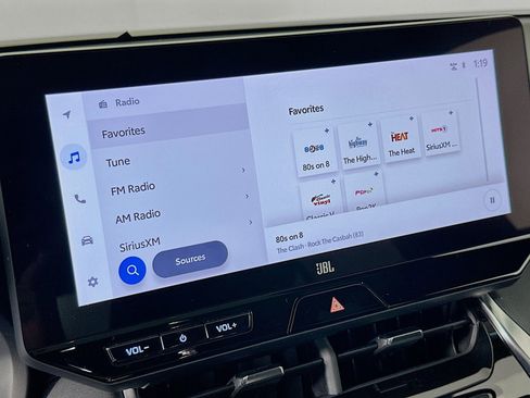 Used 2024 Toyota Venza Limited image 15