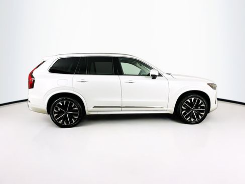 Used 2025 Volvo XC90 B5 Plus image 10
