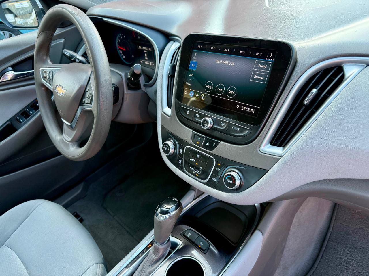 Used 2020 Chevrolet Malibu LS w/ Driver Confidence Package II FWD image 27