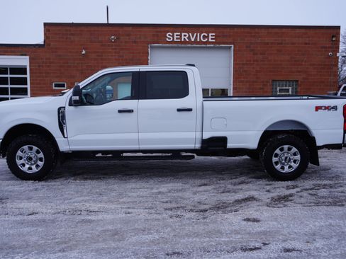 Used 2024 Ford F350 XLT w/ FX4 Off-Road Package image 2