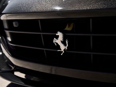 Used 2020 Ferrari Portofino RWD image 9