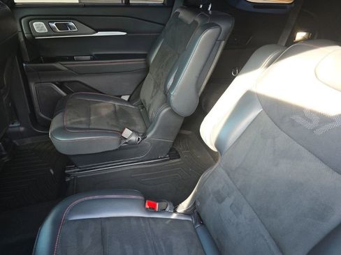 Used 2025 Ford Explorer ST image 19