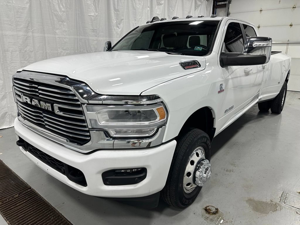 Used 2024 RAM 3500 Laramie AWD/4WD image 3
