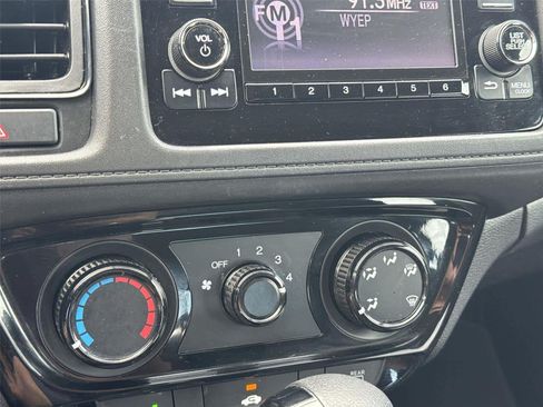 Used 2019 Honda HR-V LX image 30