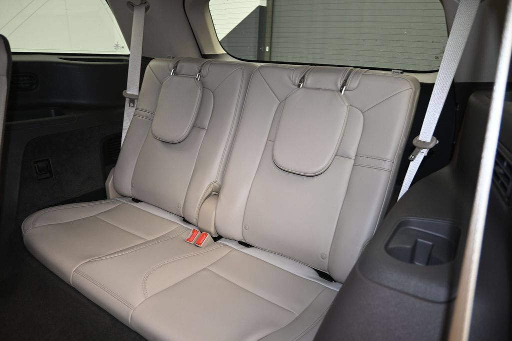 Used 2024 Lincoln Aviator 2WD w/ Premium Package image 24