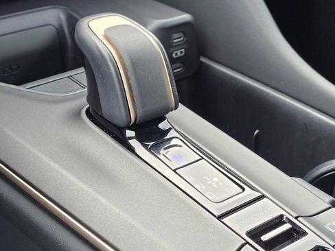 Used 2023 Toyota Crown AWD/4WD image 36