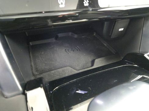 Used 2023 Land Rover Discovery Sport S image 34