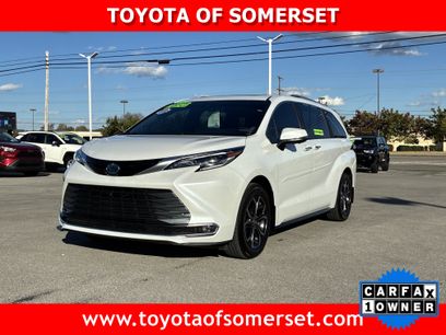 Used 2025 Toyota Sienna Platinum