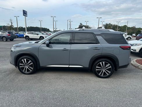 Used 2023 Nissan Pathfinder Platinum w/ Cargo Package image 12