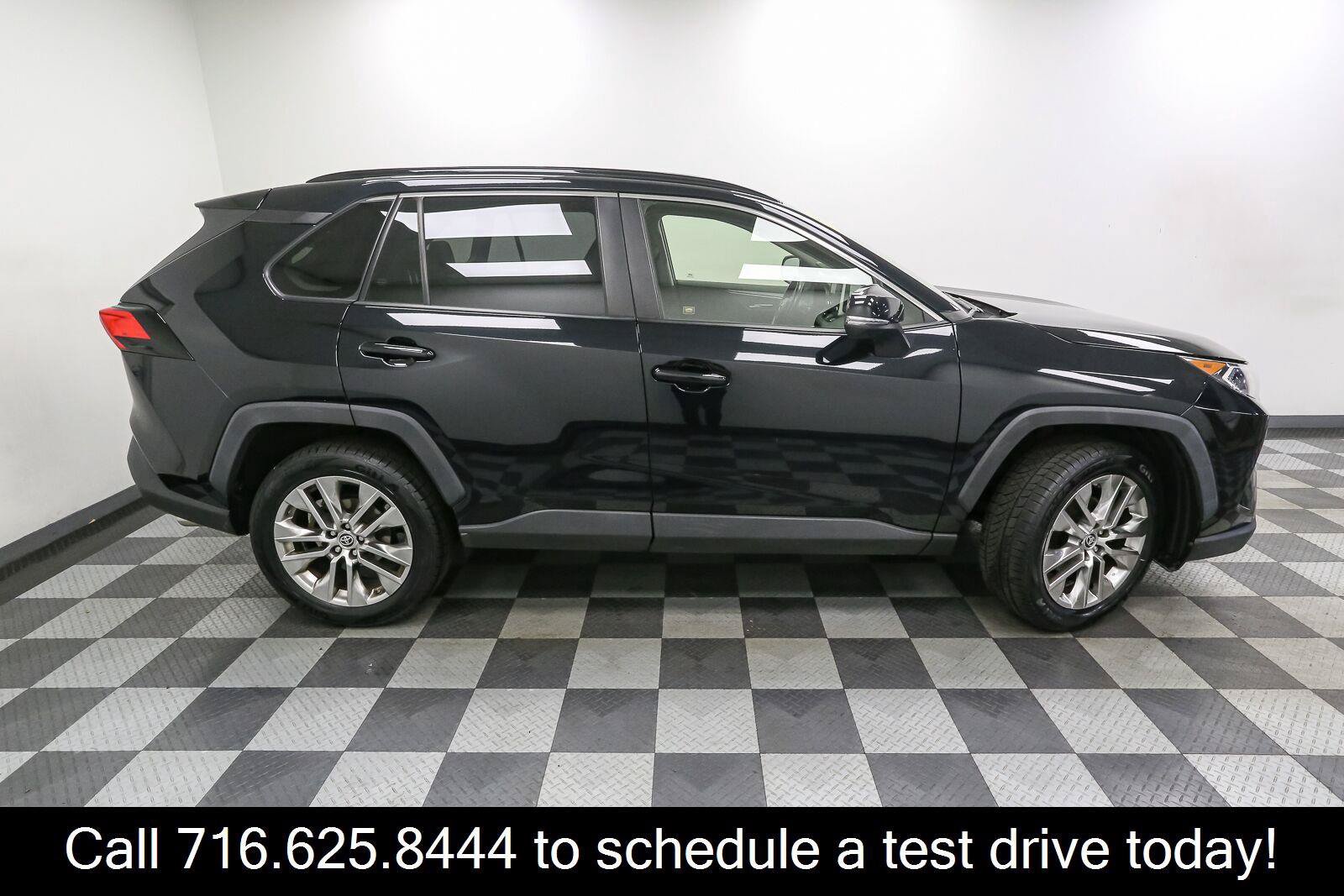 Used 2019 Toyota RAV4 XLE Premium w/ Cold Weather Package AWD/4WD image 7