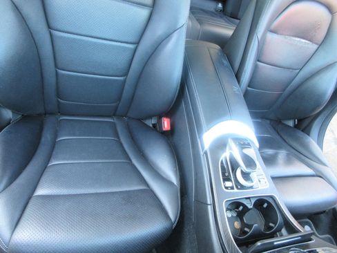 Used 2015 Mercedes-Benz C 300 Sedan image 28
