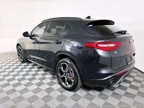 Used 2022 Alfa Romeo Stelvio Veloce AWD/4WD image 5