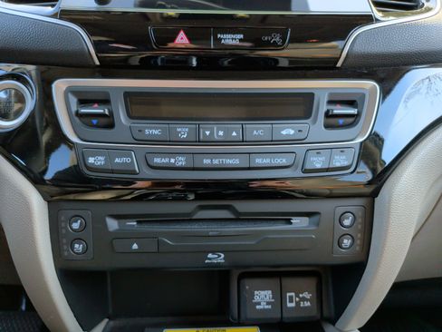 Used 2021 Honda Pilot Elite image 19