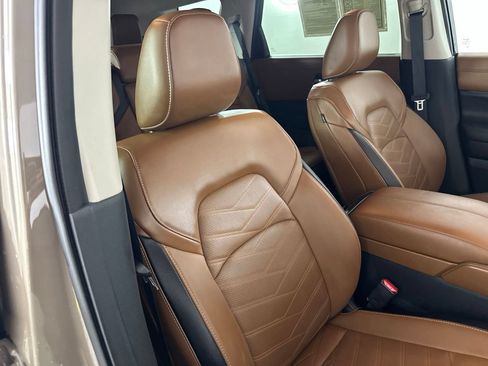 Used 2025 Nissan Pathfinder Platinum w/ Cargo Package FWD image 38