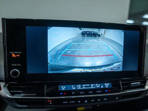 Used 2025 Toyota Sienna XLE image 26