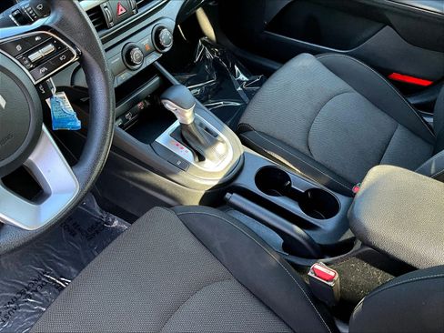 Used 2024 Kia Forte LXS FWD image 17