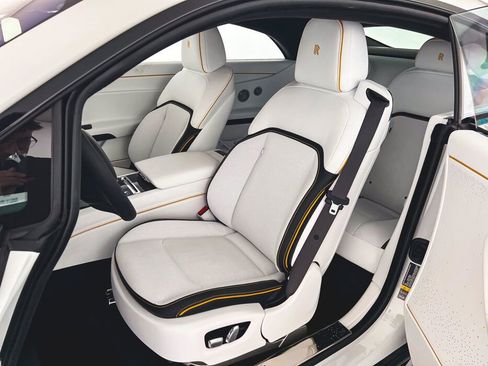 New 2025 Rolls-Royce Spectre Black Badge w/ Leather Finishing Pack image 5