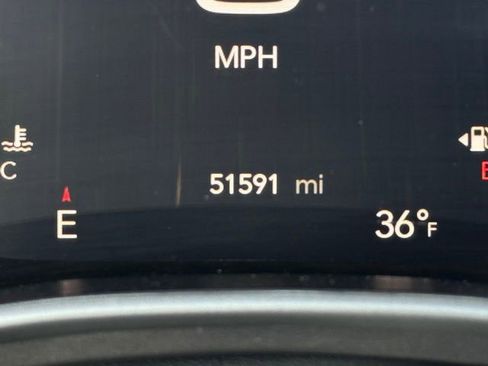 Used 2024 Chrysler Pacifica Touring-L image 31