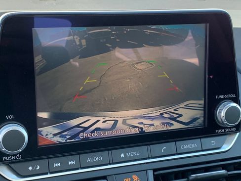 Used 2025 Nissan Altima 2.5 SV FWD image 24
