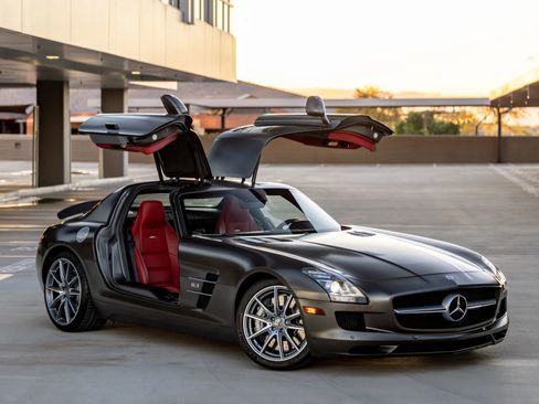 Used 2011 Mercedes-Benz SLS AMG Coupe image 2