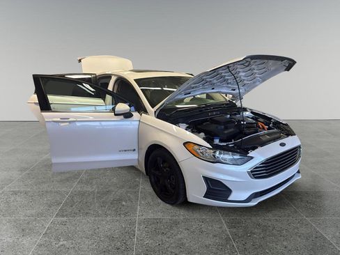 Used 2019 Ford Fusion SE FWD image 7