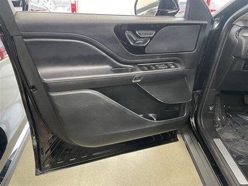 Used 2023 Lincoln Aviator AWD image 8