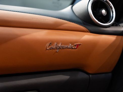 Certified 2017 Ferrari California T RWD image 39