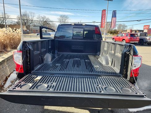 Certified 2024 Nissan Titan SV w/ SV Convenience Package image 28