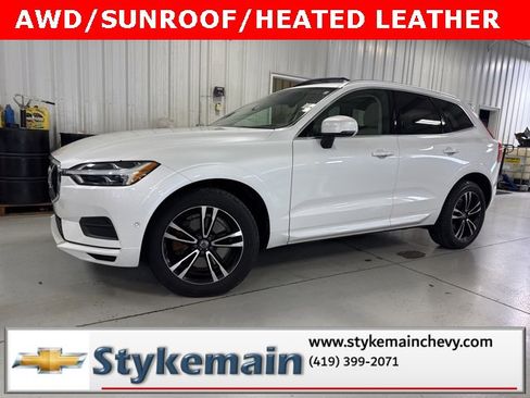 Used 2018 Volvo XC60 T6 Momentum w/ Convenience Package image 1