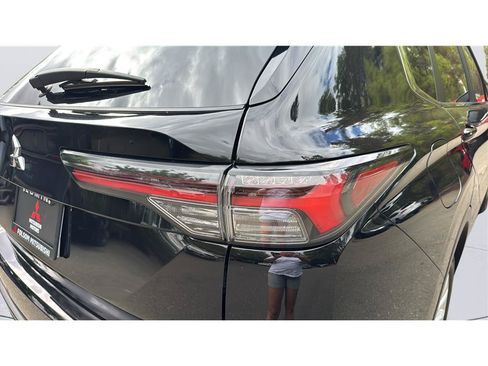 Used 2026 Mitsubishi Outlander ES FWD image 41