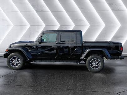 New 2025 Jeep Gladiator Sport