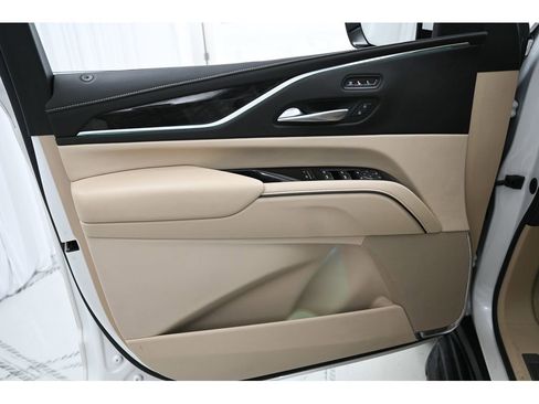 Used 2022 Cadillac Escalade Premium Luxury w/ LPO, Illumination Package image 34