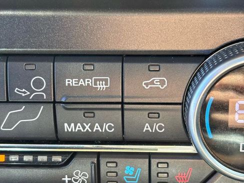 Used 2019 Ford Expedition Platinum AWD/4WD image 31