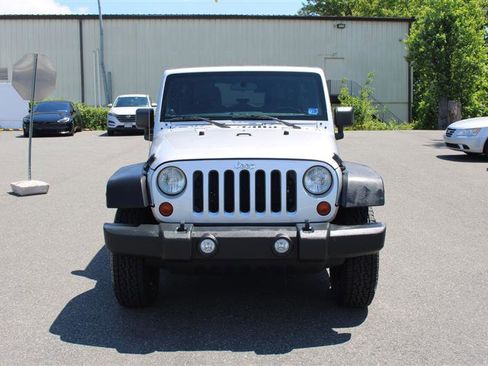 Used 2012 Jeep Wrangler Unlimited Sport AWD/4WD image 3