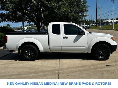 Used 2018 Nissan Frontier SV w/ Value Truck Package AWD/4WD image 2