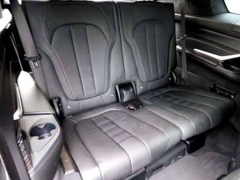 Used 2020 BMW X7 xDrive40i w/ M Sport Package AWD/4WD image 18