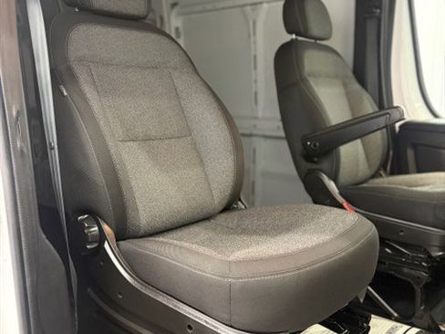Used 2024 RAM ProMaster 2500 w/ Convenience Group image 18