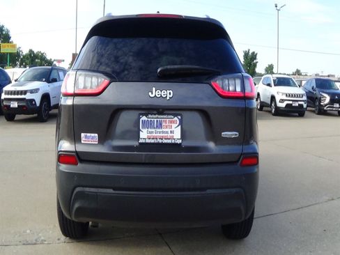 Used 2020 Jeep Cherokee Latitude Plus w/ Cold Weather Group FWD image 7