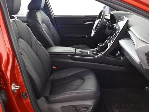 Used 2021 Toyota Avalon XLE w/ Moonroof Package FWD image 17
