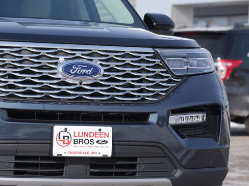 Used 2023 Ford Explorer Platinum w/ Class IV Trailer Tow Package image 11