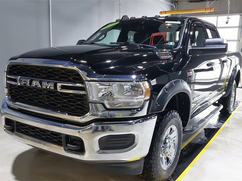 Used 2022 RAM 2500 Tradesman w/ Chrome Appearance Group image 18