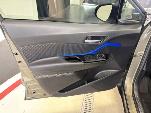 Used 2021 Toyota C-HR XLE FWD image 22